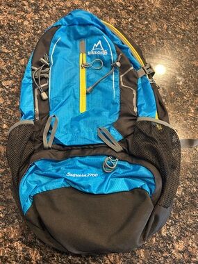 Mission Peak Blue/Black Sequoia 2700 Daypack